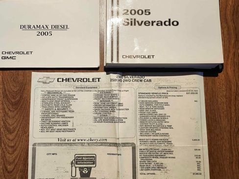 Used 2005 Chevrolet Silverado 2500 LT w/ Heavy-Duty Power Package image 10