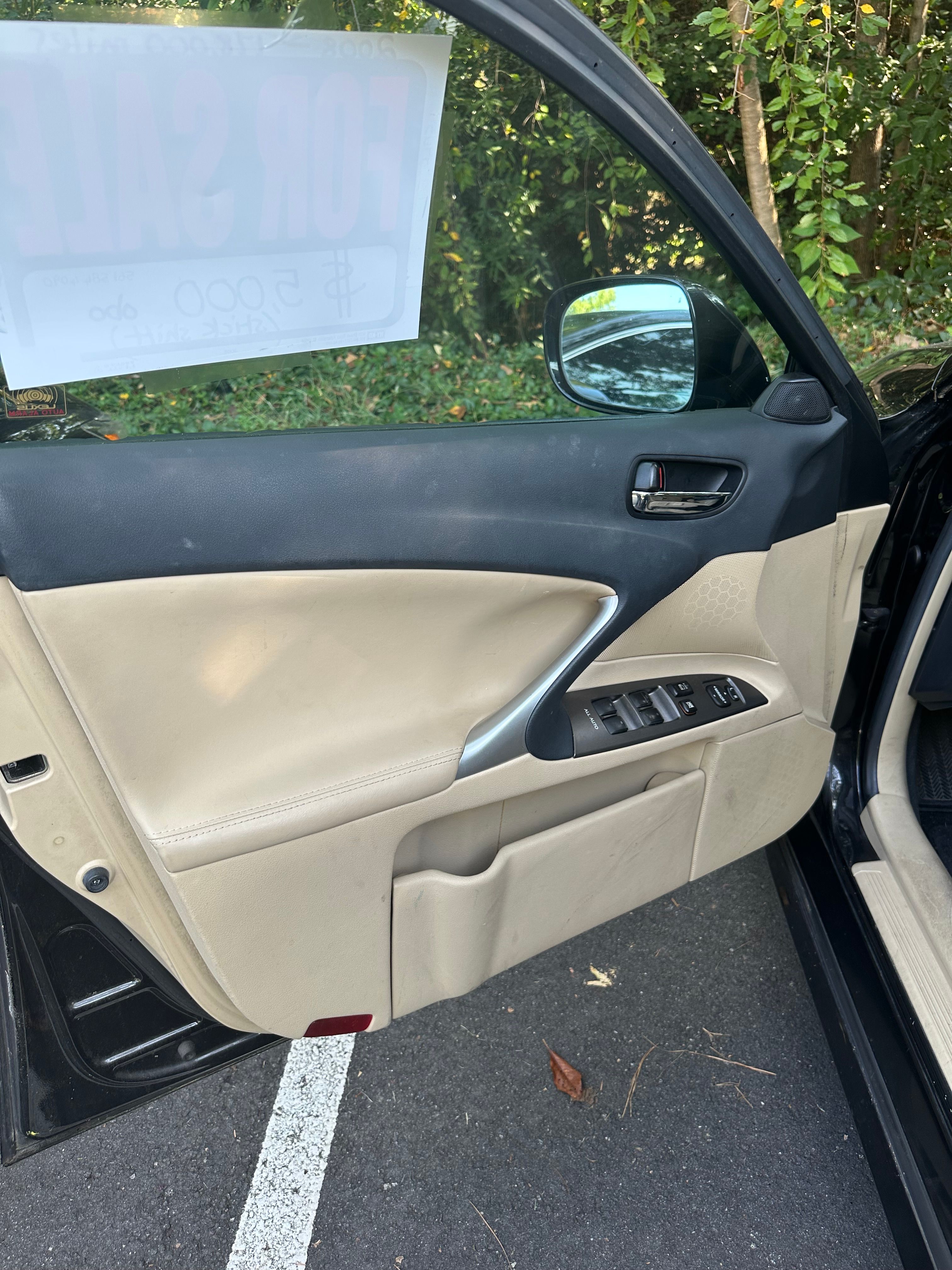 Used 2008 Lexus IS 250 w/ Preferred Accessory Pkg RWD image 12