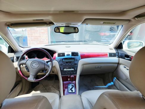 Used 2003 Lexus ES 330 FWD image 4