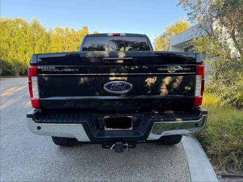 Used 2018 Ford F250 Lariat w/ Lariat Ultimate Package AWD/4WD image 6