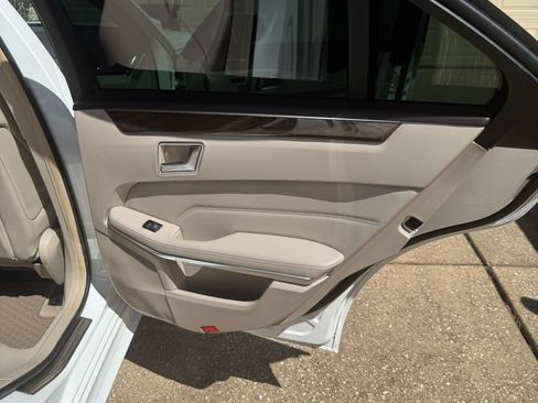 Used 2016 Mercedes-Benz E 350 Sedan image 21
