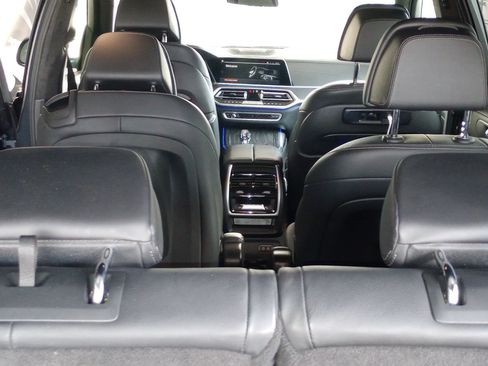 Used 2022 BMW X7 xDrive40i w/ M Sport Package image 10