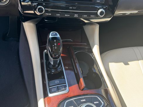 Used 2016 Kia K900 Luxury w/ Luxury VIP Package image 11