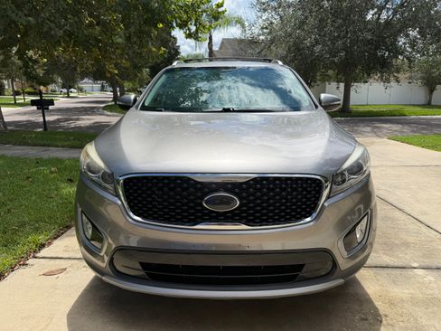 Used 2017 Kia Sorento EX AWD/4WD image 4
