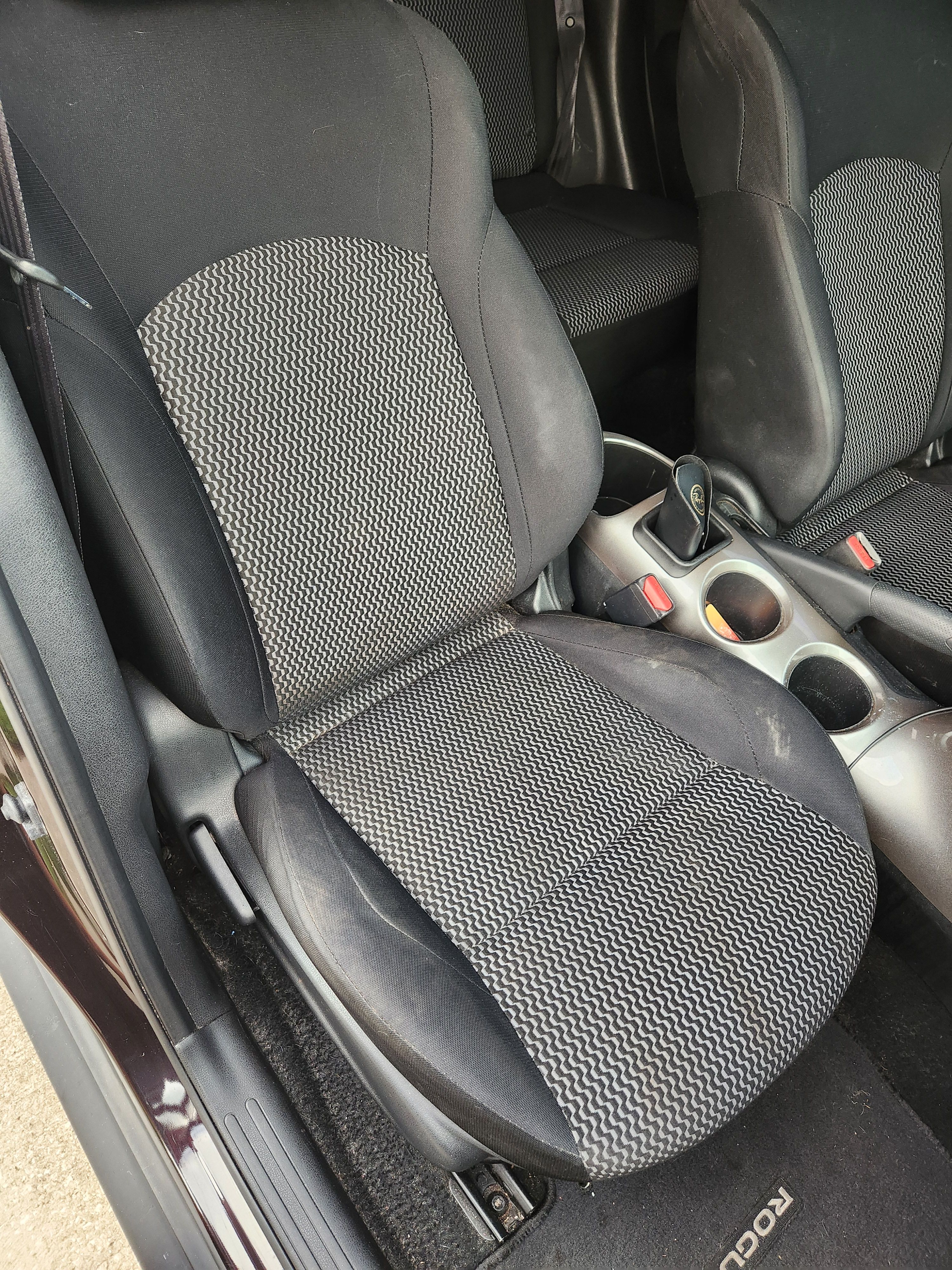Used 2015 Nissan Juke S FWD image 11