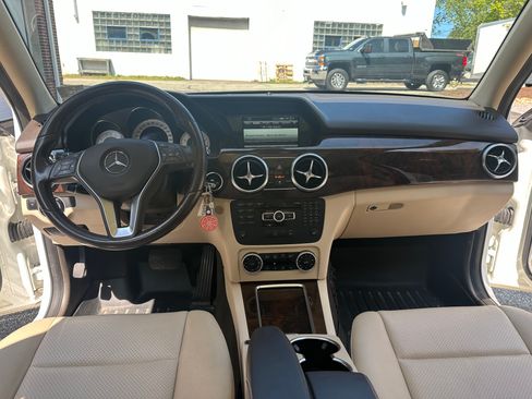 Used 2014 Mercedes-Benz GLK 350 4MATIC image 6