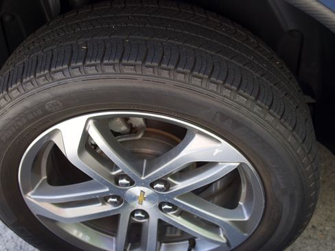 Used 2017 Chevrolet Equinox Premier w/ Enhanced Convenience Package image 25