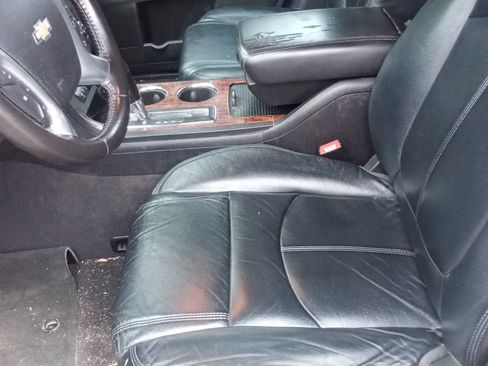 Used 2014 Chevrolet Traverse LT image 2