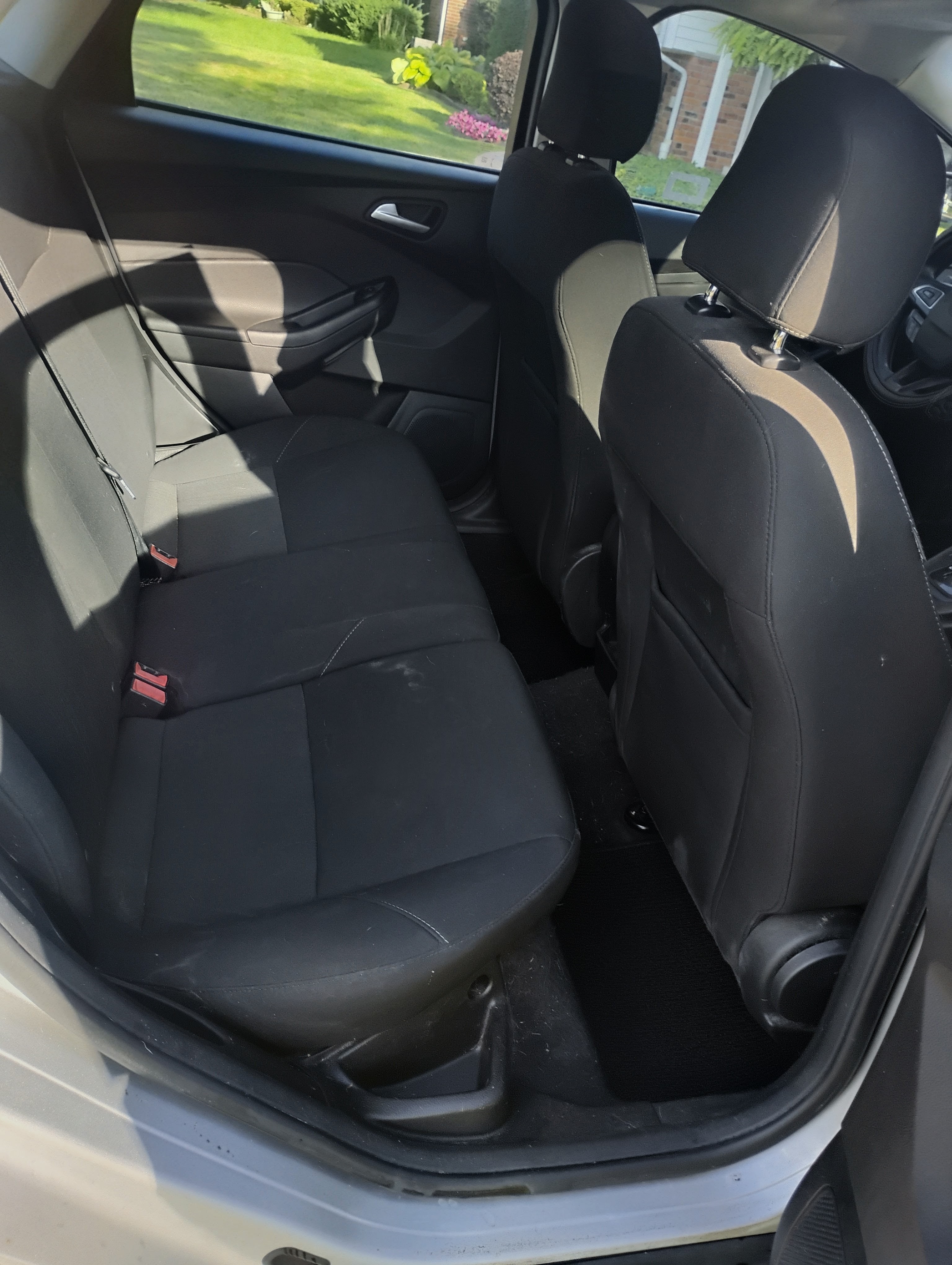 Used 2016 Ford Focus SE FWD image 13