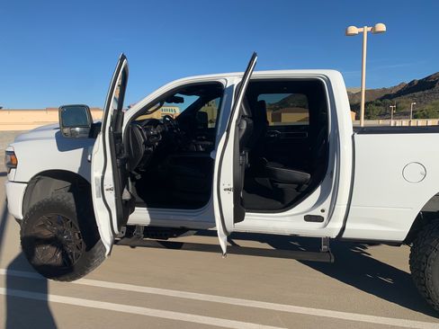 Used 2024 RAM 2500 Laramie w/ Night Edition image 8