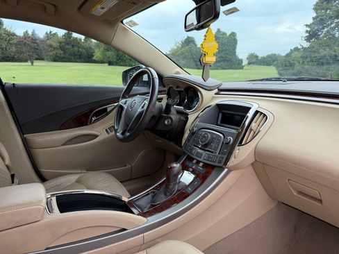 Used 2011 Buick LaCrosse CXL image 8