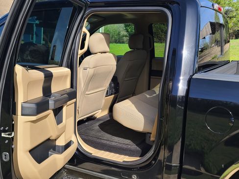 Used 2017 Ford F150 XLT w/ Equipment Group 302A Luxury image 21