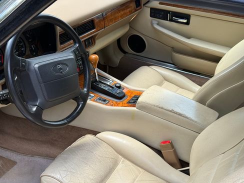Used 1995 Jaguar XJS V12 Convertible image 8