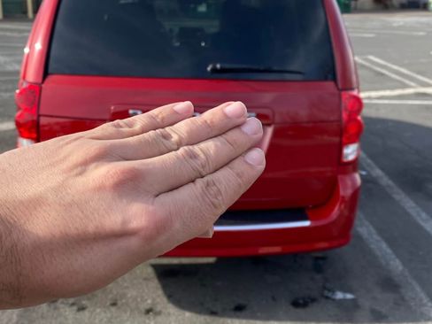 Used 2013 Dodge Grand Caravan SXT image 4