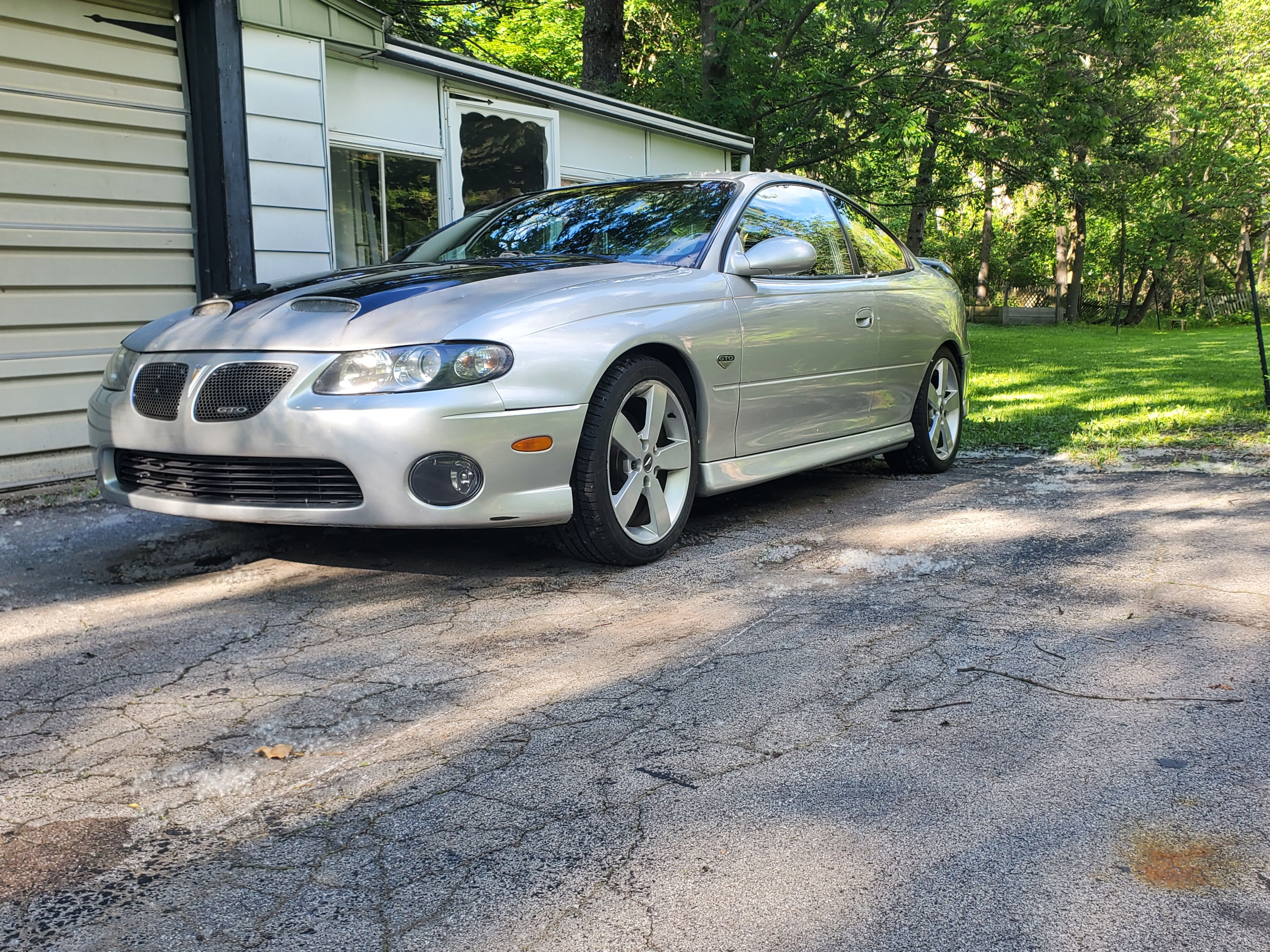 Used 2005 Pontiac GTO RWD image 1