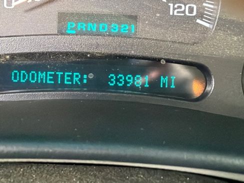 Used 2005 GMC Sierra 3500 SLT w/ Heavy-Duty Power Package image 9