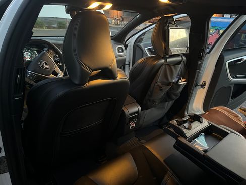 Used 2016 Volvo V60 T6 Polestar image 9