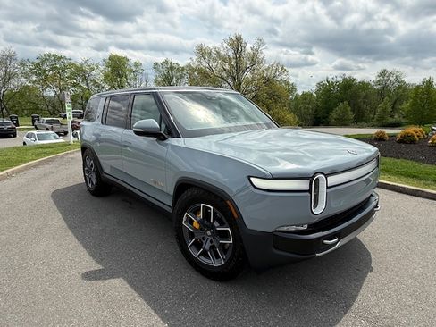 Used 2023 Rivian R1S Adventure image 4