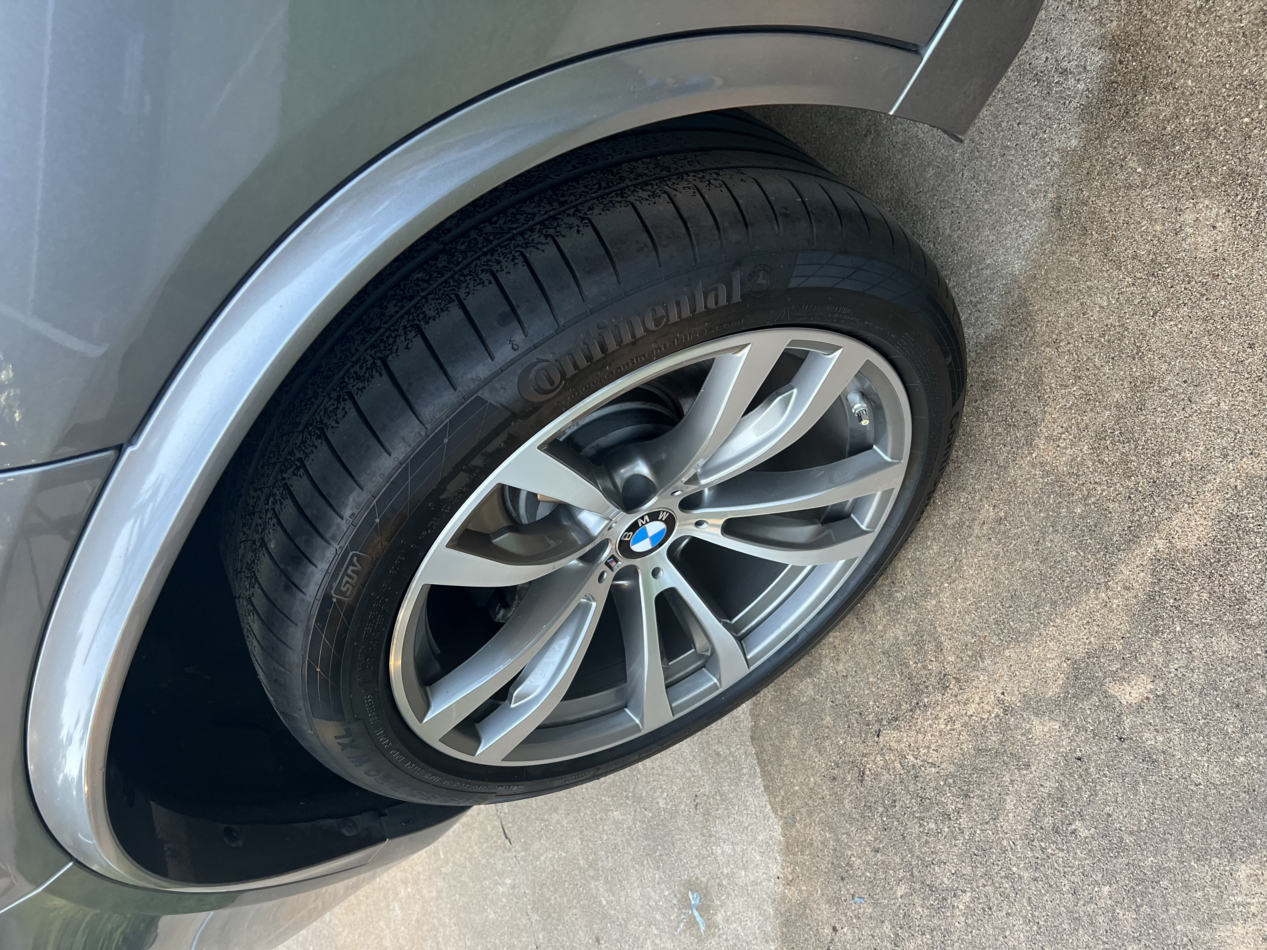 Used 2018 BMW X5 xDrive50i w/ M Sport Package AWD/4WD image 16