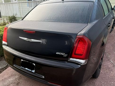 Used 2019 Chrysler 300 S RWD image 9