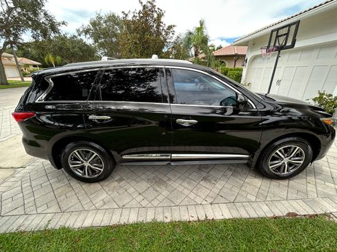 Used 2013 INFINITI JX35 FWD w/ Premium Pkg image 2