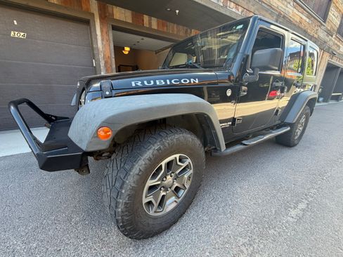 Used 2014 Jeep Wrangler Unlimited Rubicon w/ Max Tow Package AWD/4WD image 15