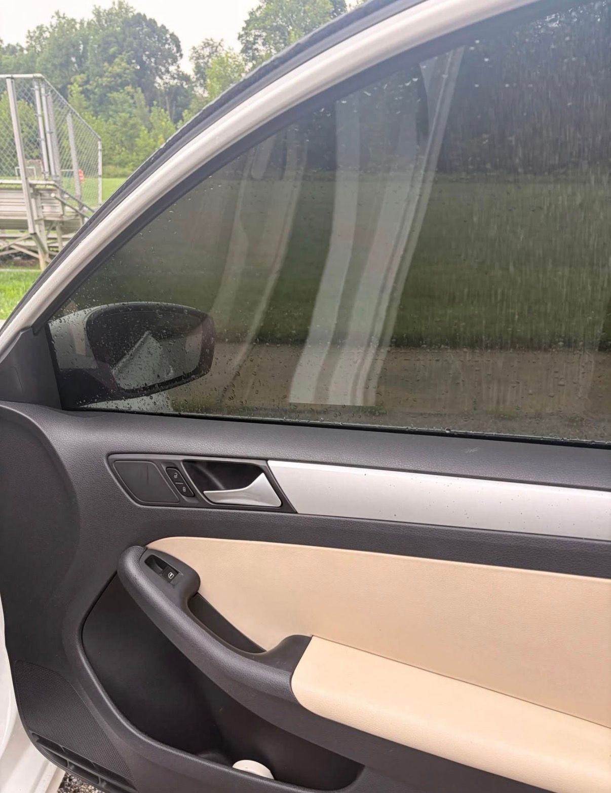 Used 2012 Volkswagen Jetta SEL FWD image 4