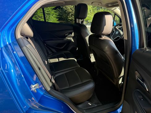 Used 2018 Buick Encore Essence AWD/4WD image 6