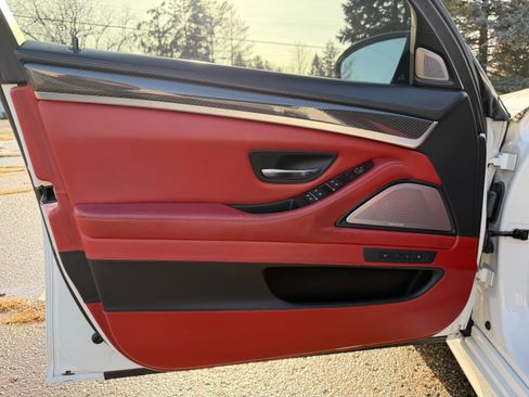 Used 2015 BMW M5 image 10