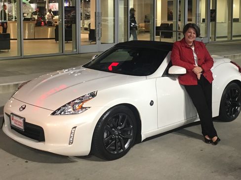 Used 2016 Nissan 370Z Touring image 32