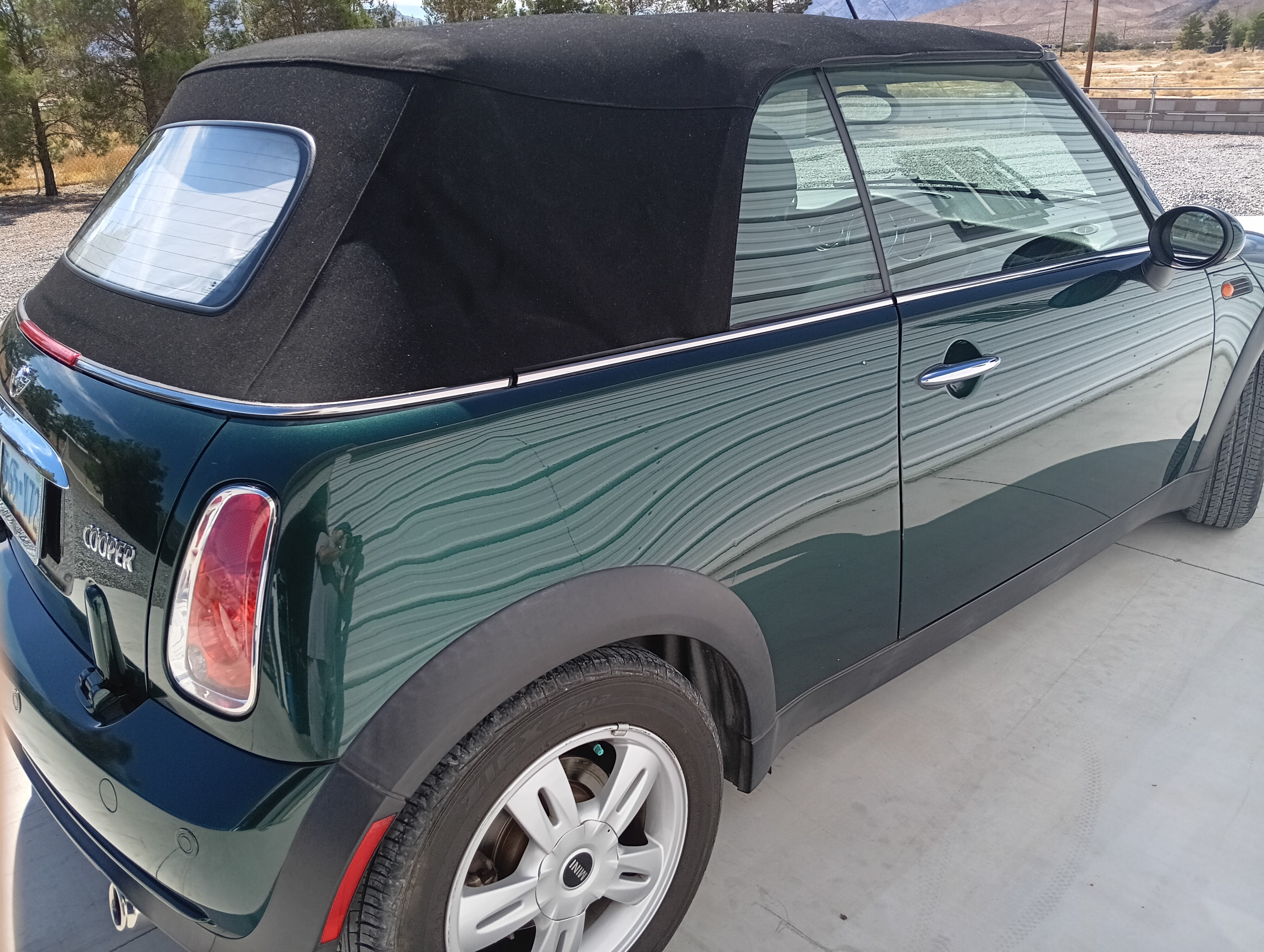 Used 2006 MINI Cooper Convertible FWD image 2