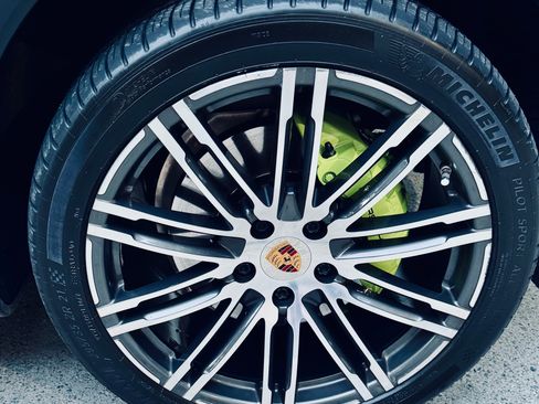 Used 2016 Porsche Cayenne S AWD/4WD image 26