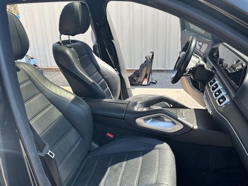 Used 2021 Mercedes-Benz GLS 580 4MATIC image 5