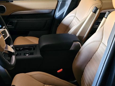 Used 2023 Land Rover Discovery HSE R-Dynamic image 15