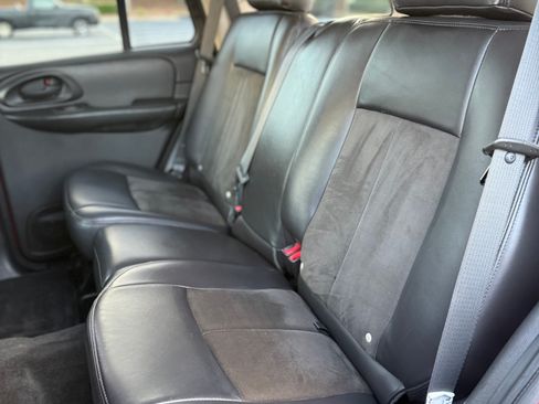 Used 2008 Chevrolet TrailBlazer SS w/ Sun And 6-Disc Cd Package image 19