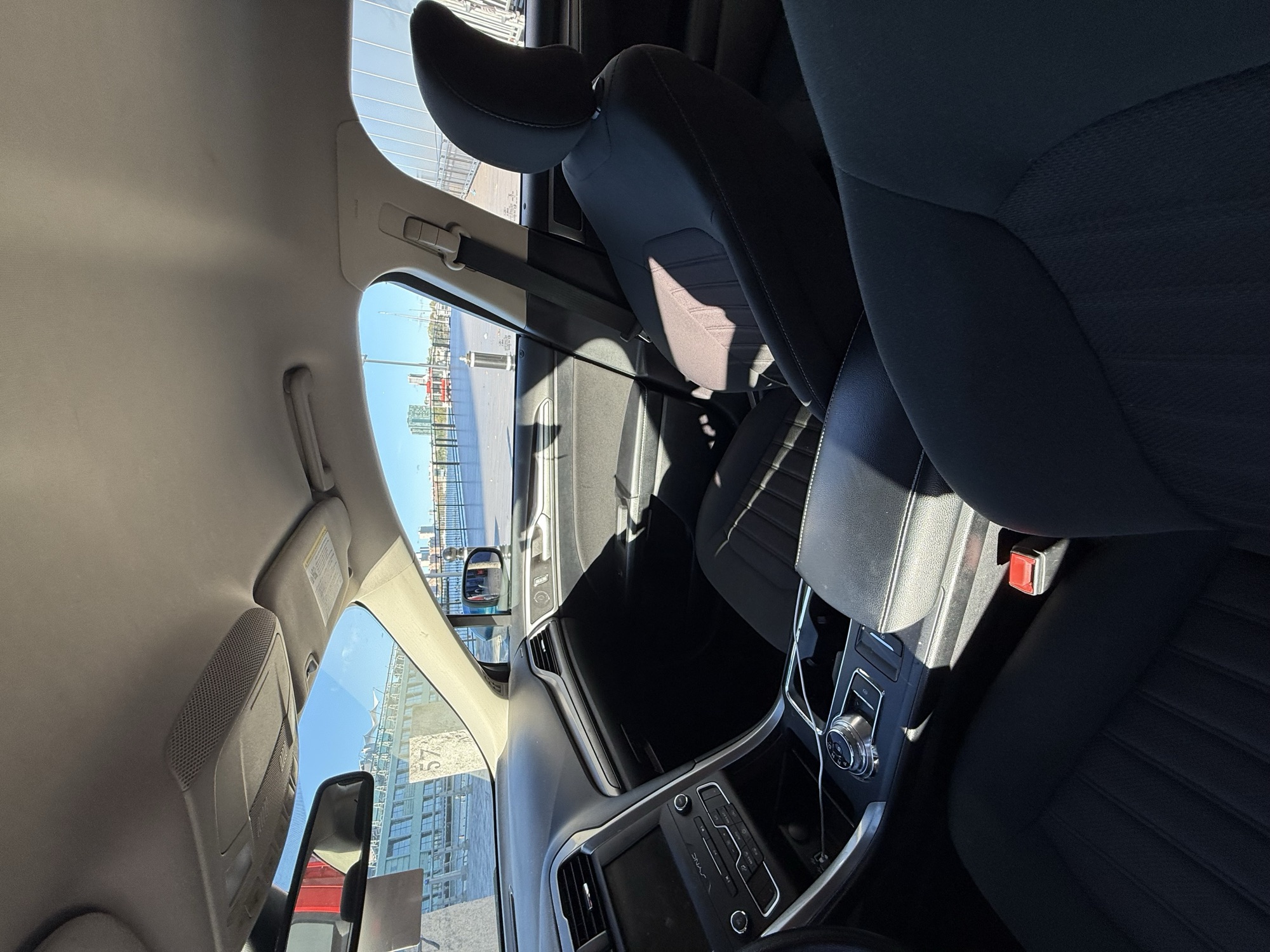 Used 2019 Ford Fusion SE FWD image 14