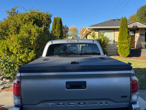 Used 2020 Toyota Tacoma TRD Off-Road image 11