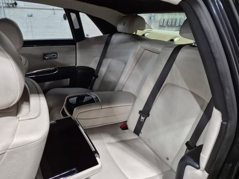 Used 2011 Rolls-Royce Ghost image 11