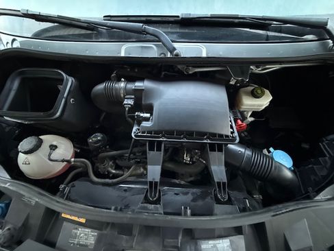 Used 2019 Mercedes-Benz Sprinter 2500 image 8