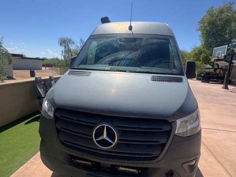 Used 2020 Mercedes-Benz Sprinter 2500 image 2