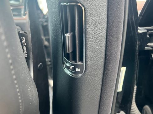 Used 2009 Hyundai Genesis 3.8 w/ Technology Pkg 4 image 4