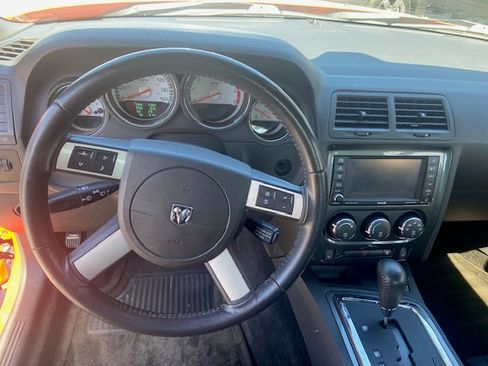 Used 2009 Dodge Challenger R/T image 8