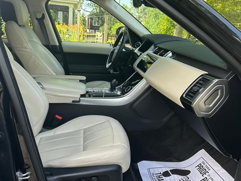 Used 2020 Land Rover Range Rover Sport HSE AWD/4WD image 6