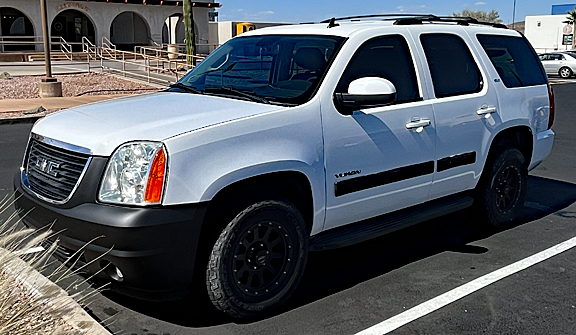 Used 2014 GMC Yukon SLT AWD/4WD image 1