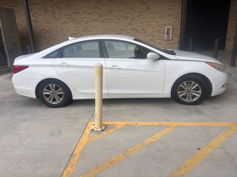 Used 2011 Hyundai Sonata GLS FWD image 6