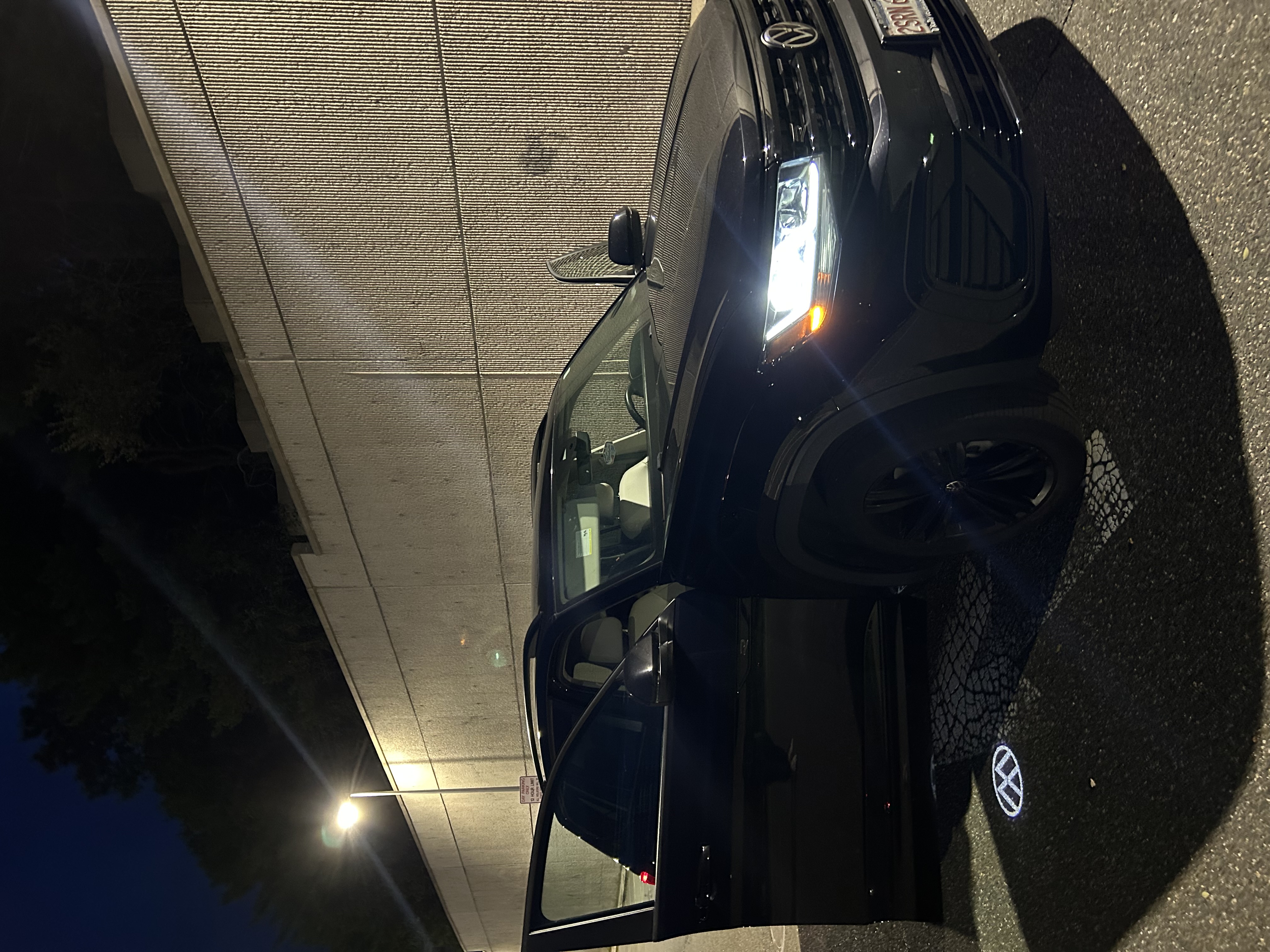 Used 2023 Volkswagen Atlas SEL R-Line AWD/4WD image 12