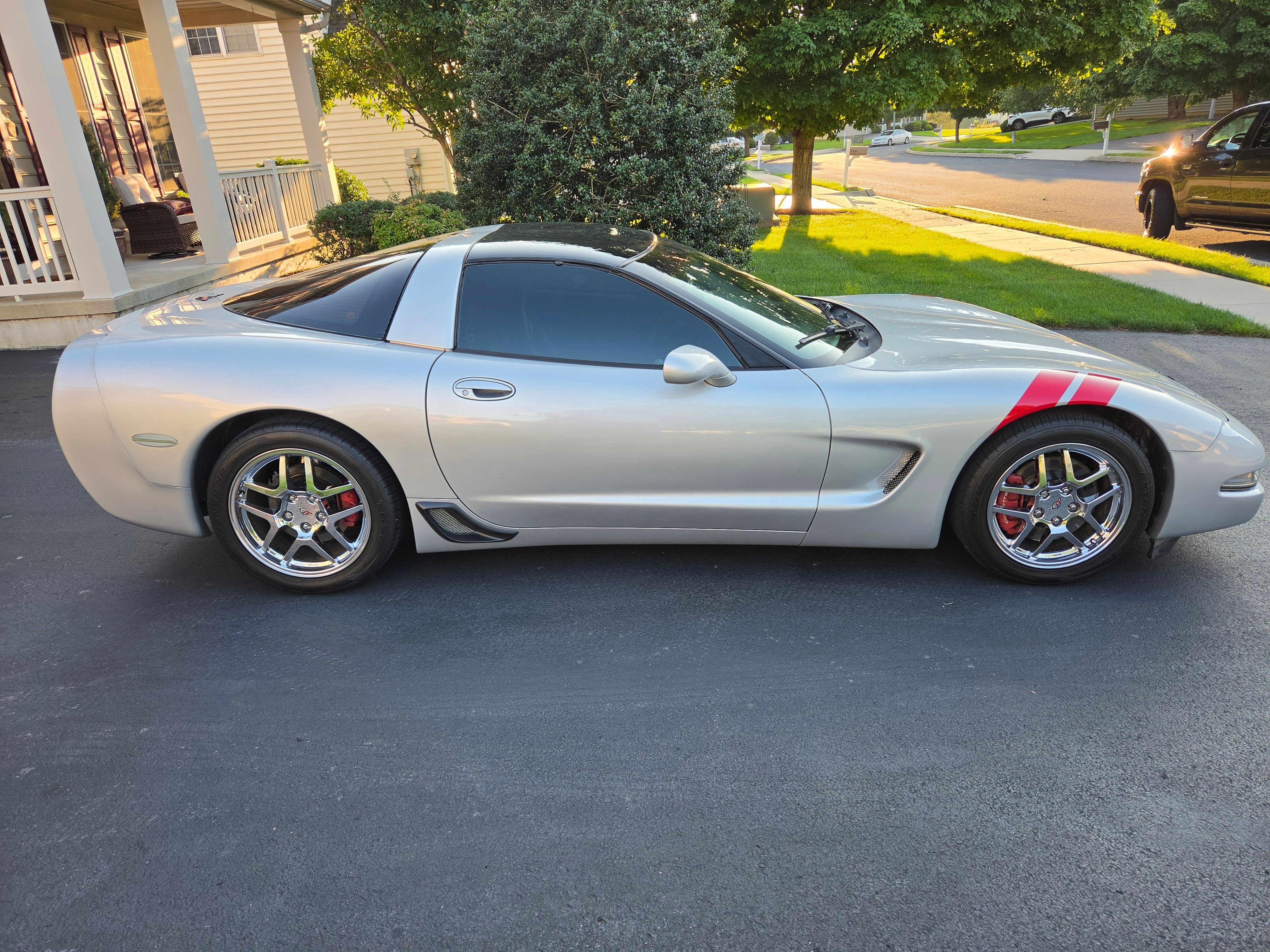 Used 1999 Chevrolet Corvette Coupe w/ Performance Handling Pkg RWD image 5