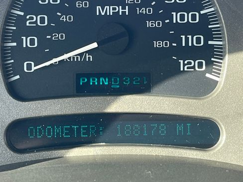 Used 2004 GMC Yukon XL Denali image 22