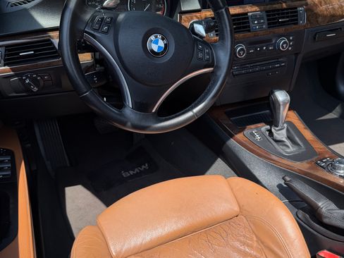 Used 2009 BMW 335i Convertible RWD image 9
