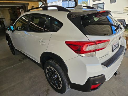 Used 2021 Subaru Crosstrek 2.0i Premium image 5